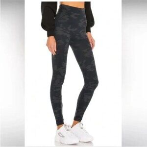Spanx Ecocare Seamless Leggings in Black Camo XS/TP